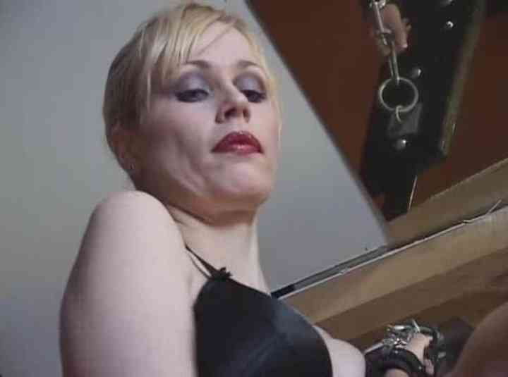 Domination Hard entre femme - 40:53